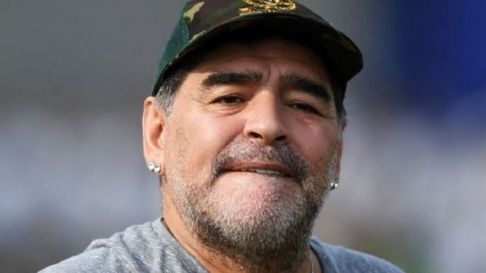 ¡Moda retro! El día que Maradona se puso una mini sunga y revolucionó los años 90