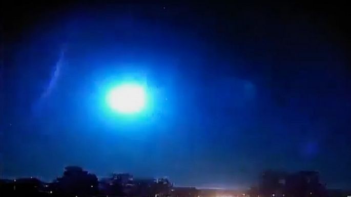 En Brasil registraron el momento preciso en que un meteorito explota en el cielo: el video