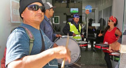 "Toma en Centenario": El sindicato no dejaba salir a los funcionarios del municipio. VIDEO