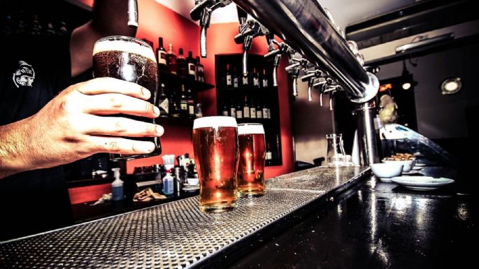Cervecerías ofrecen servicio take away