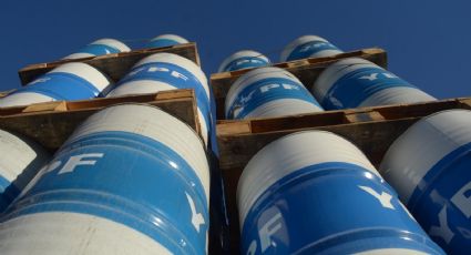 El Gobierno Nacional prepara el decreto para fijar un "barril criollo" de petróleo a 45 dólares