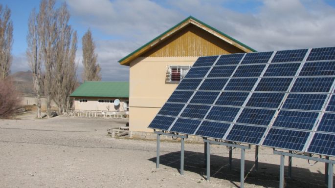 Energía limpia: instalan paneles solares en 11 escuelas rurales de la provincia de Buenos Aires
