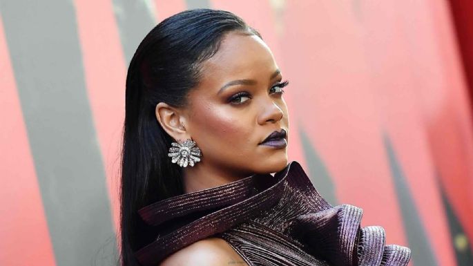 Su peor error: Rihanna y el exagerado vestido con 230.000 cristales de Swarovski
