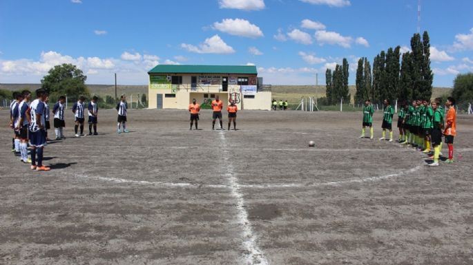 Luego de un año de inactividad, el fútbol comunitario volvió a rodar en Zapala