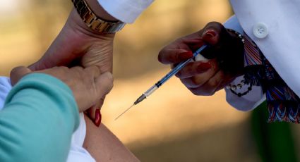 México reporta el primer fallecimiento por posibles efectos adversos a la vacuna