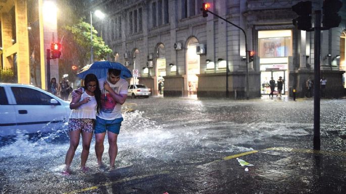Alerta meteorológica: se esperan tormentas en 13 provincias y altas temperaturas en otras dos