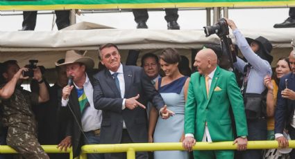 “Vergonzoso y patético”: las críticas a Jair Bolsonaro por una polémica escena en el Bicentenario