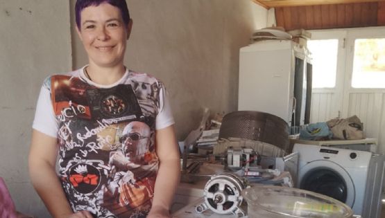 La mujer que repara lavarropas a domicilio en Cipolletti