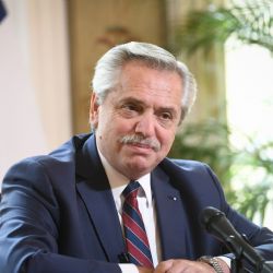 Alberto Fernández advirtió que las propuestas de Milei son iguales a las de Menem