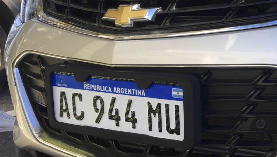 El Gobierno autorizó el uso de patentes de papel ante la imposibilidad de fabricar las chapas