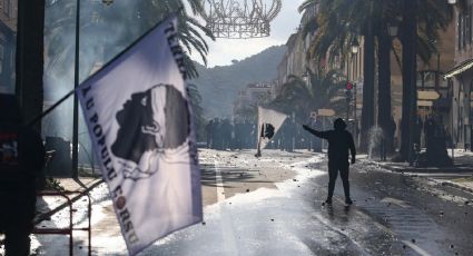 Protestas en una isla francesa luego de que intenten prohibir la lengua local