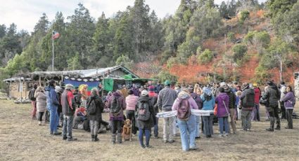 La Cámara Federal intimó al juez de Bariloche a frenar la entrega de tierras a mapuches
