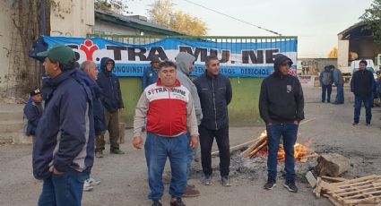 Municipales de Neuquén se manifestaron en la sede del oeste por falta de camiones y calefacción
