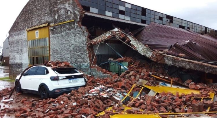 Una víctima fatal, destrozos e inundaciones fueron el saldo de la supercelda en Buenos Aires