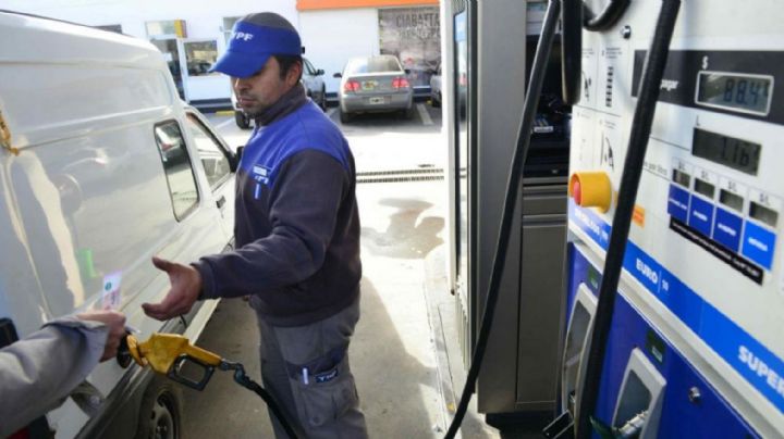 Cortes de ruta en Neuquén: advierten por el faltante de combustible en las estaciones de servicio
