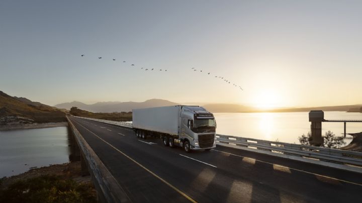 La automotriz Volvo firmó un acuerdo con YPF para producir sus lubricantes en Argentina