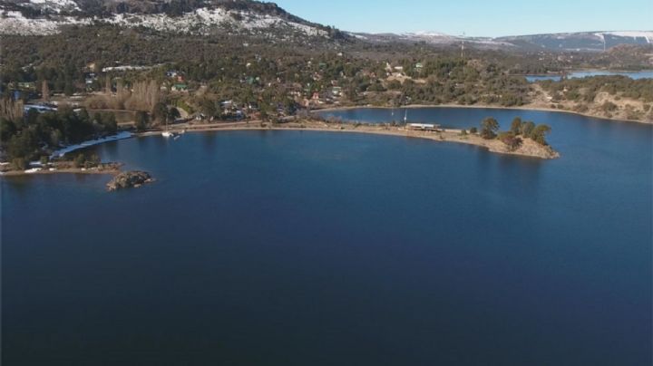 Investigan el hallazgo de un cuerpo en el lago Aluminé
