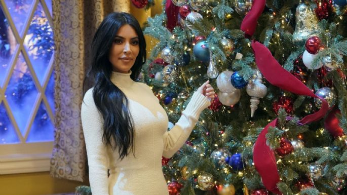 Majestuosa: lista para la Navidad, Kim Kardashian realizó un recorrido por su imponente mansión