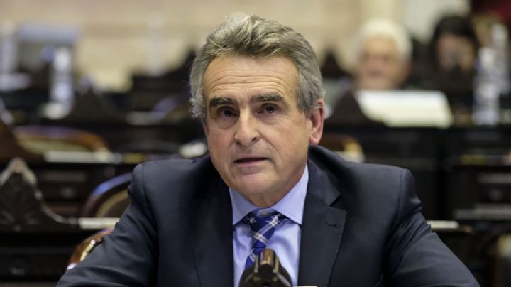 Rossi: "El proceso de vacunación será el despliegue más importante desde la guerra de las Malvinas"