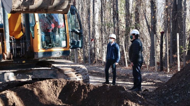 Gutiérrez y Gaido recorrieron la obra del colector del Oeste II
