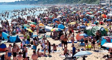 En plena pandemia, las playas de Reino Unido rebalsaron de turistas