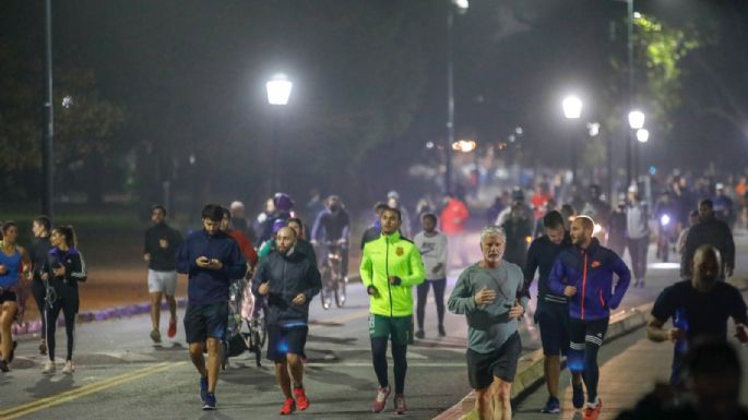La noche de los contagios: miles de runners salieron a la calle y la Ciudad analiza restringir las salidas