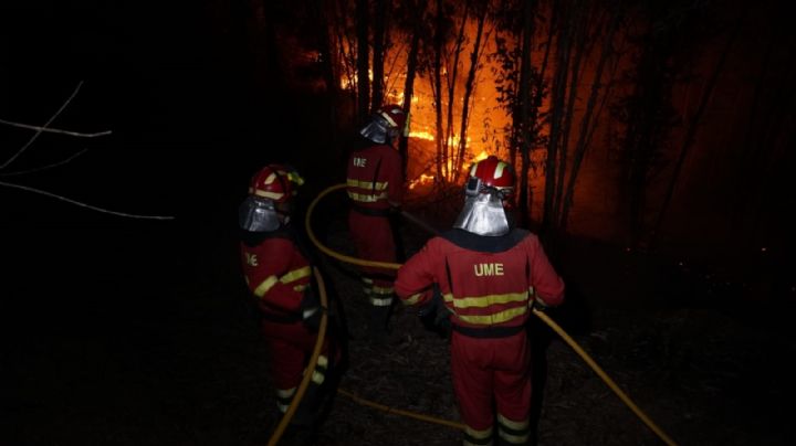 España también se prende fuego: al menos 3.200 personas evacuadas