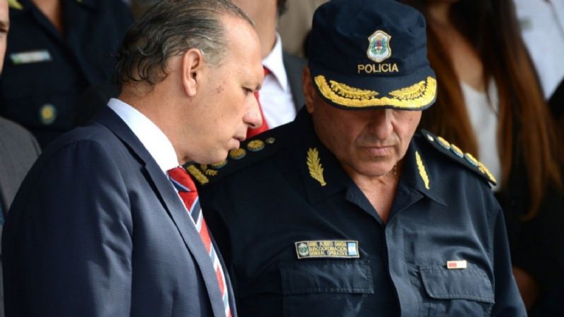 Revuelta policial: el jefe de la bonaerense fue separado de su cargo