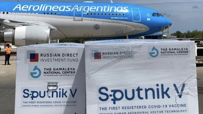 El avión de Aerolíneas Argentinas ya partió de Rusia con la vacuna: también trae para otro país