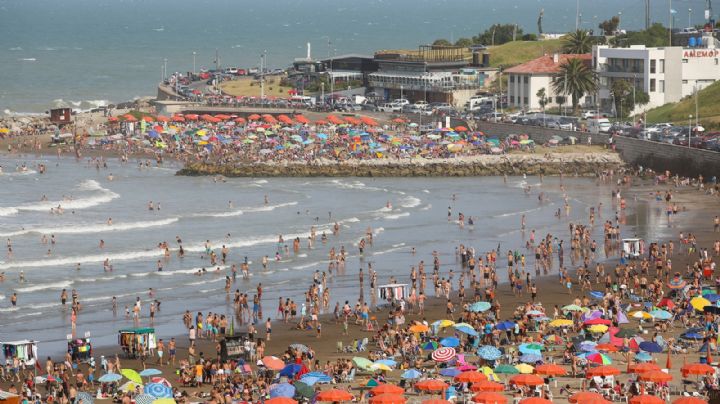 Alivio para los turistas de la Costa: por ahora no habrá restricciones, dijo Kicillof