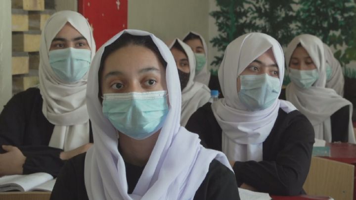 Los talibanes anunciaron novedades sobre la vuelta de las niñas y adolescentes al aula: cuándo será