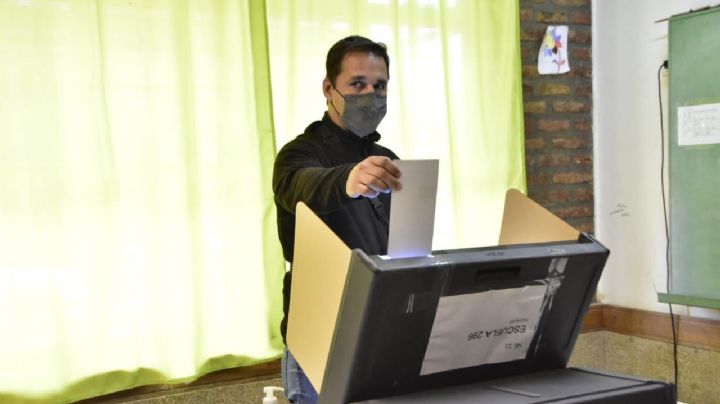 Ya votó Claudio Domínguez, del MPN: qué dijo el candidato