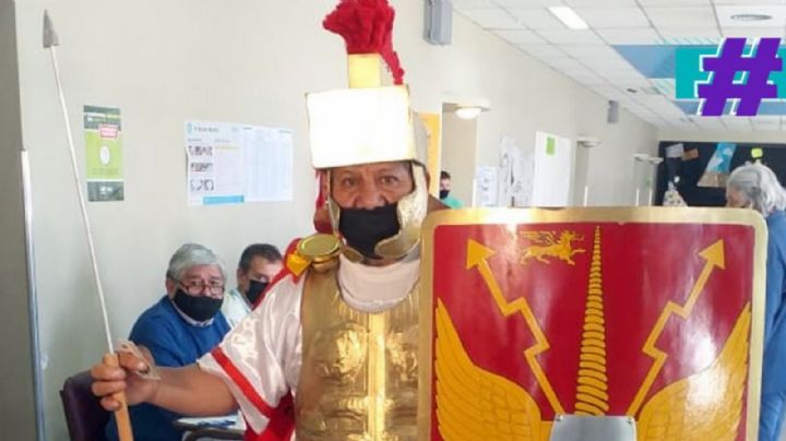 Un rionegrino fue a votar disfrazado de gladiador en Choele Choel