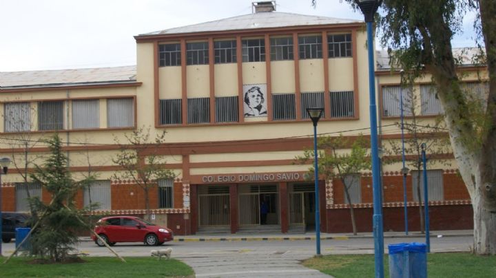 Estudiantes denuncian abusos y acosos dentro de un colegio de Roca