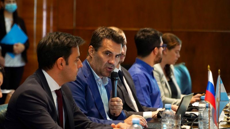 Darío Martínez participó de la reunión con el Fondo Ruso de Inversión Directa