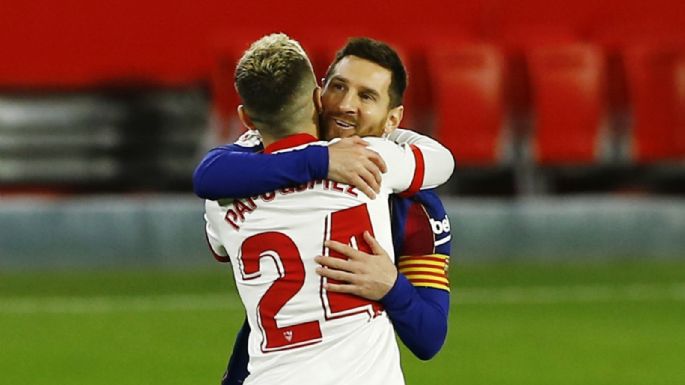 Papu Gómez reveló cómo fue la charla con Messi luego del choque con el Barcelona