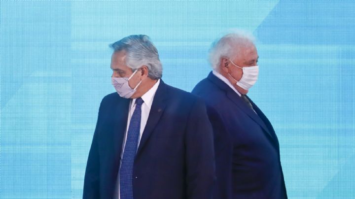 Renunció Ginés González García y le echó la culpa a sus secretarios