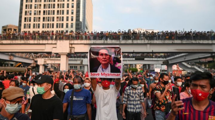 Myanmar: continúa la protesta de miles de personas contra el Ejército