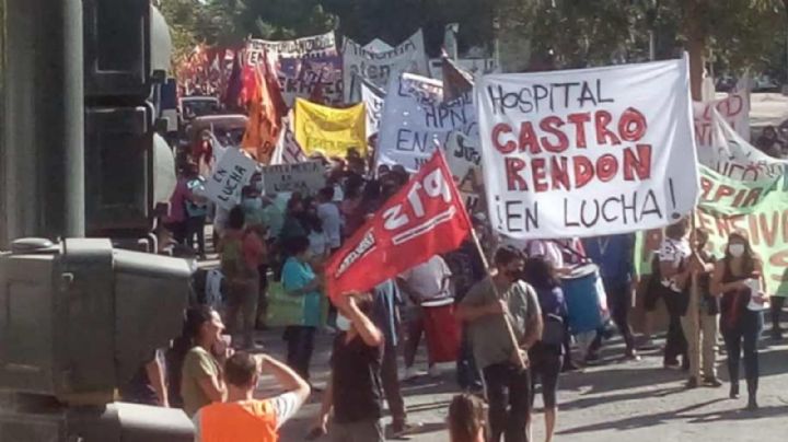 Crece el malestar en Salud: una multitud marcha por el centro neuquino