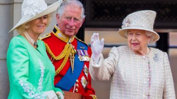 Otro golpe a la reina Isabel II: el príncipe Carlos y Camila de Cornualles enfrentan el peor rumor