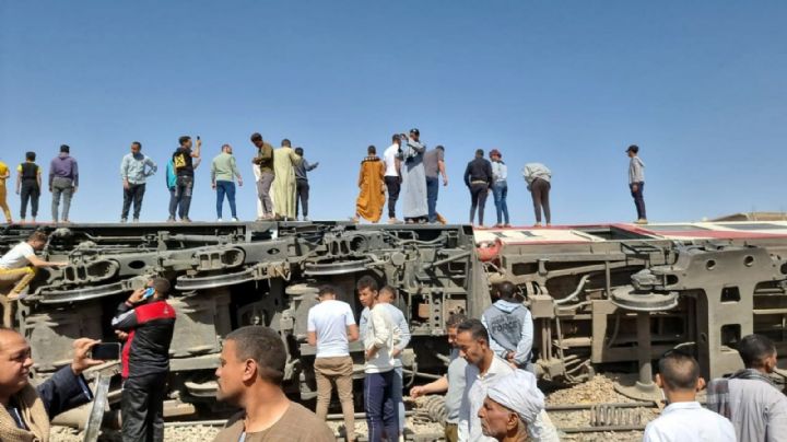 Un brutal choque de trenes en Egipto deja decenas de fallecidos
