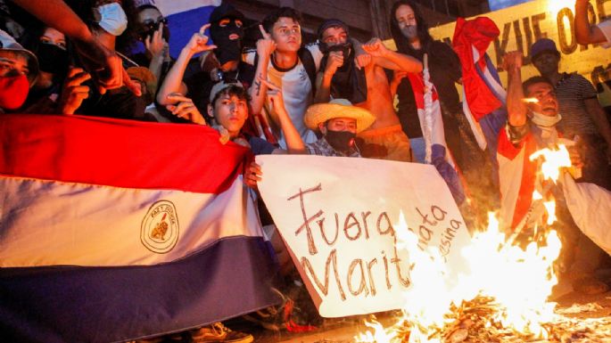 Noche de protestas en Paraguay: al menos 18 heridos dejan los choques con la policía