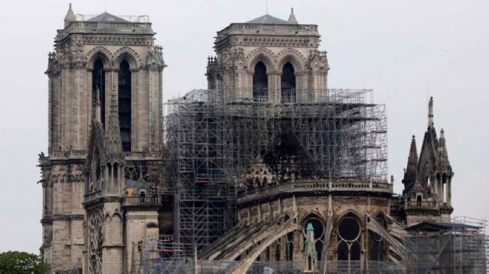 Evalúan robles centenarios para restaurar la aguja de la Catedral de Notre Dame
