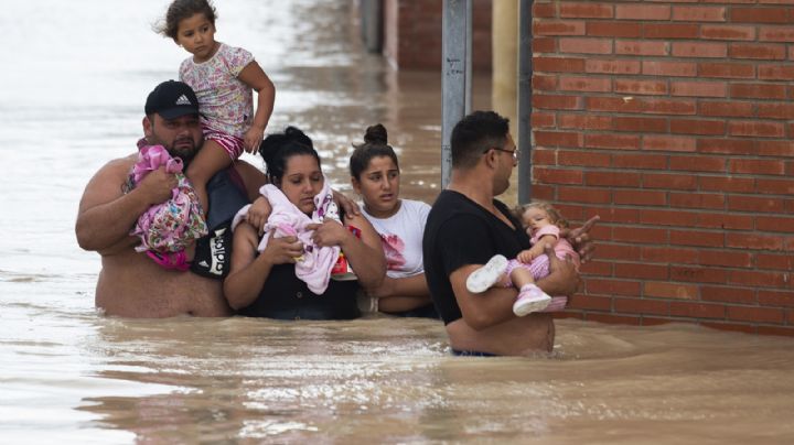 Fuertes inundaciones en España dejan incomunicada la zona sur del país