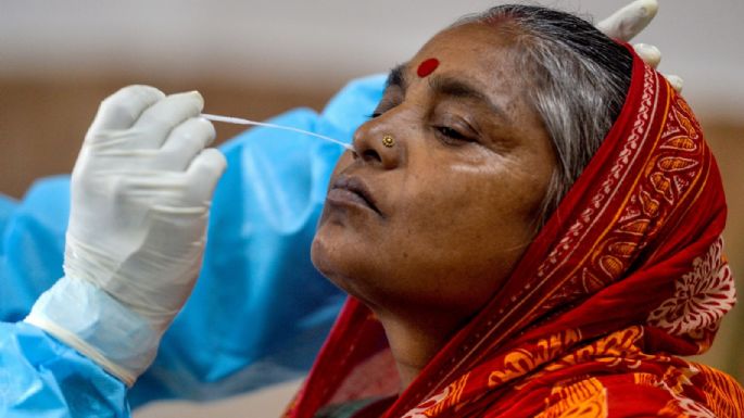 India impone un récord mundial de contagios diarios, más de 150.000 en un día