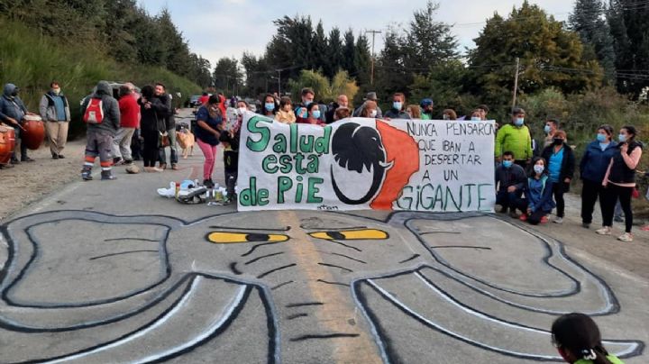 Tensión en Villa La Angostura: gendarmería intervino en la protesta de Salud