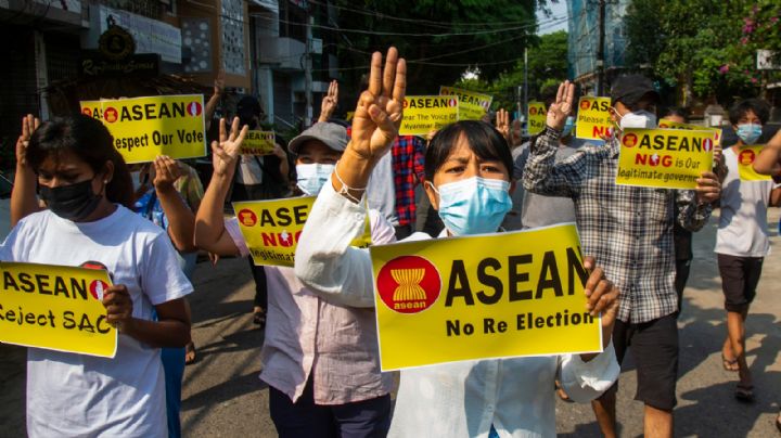 Líderes de la ASEAN se reúnen con Myanmar para abordar la crisis política