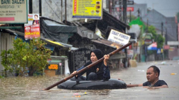 Inundaciones en Indonesia dejan decenas de fallecidos y miles de evacuados