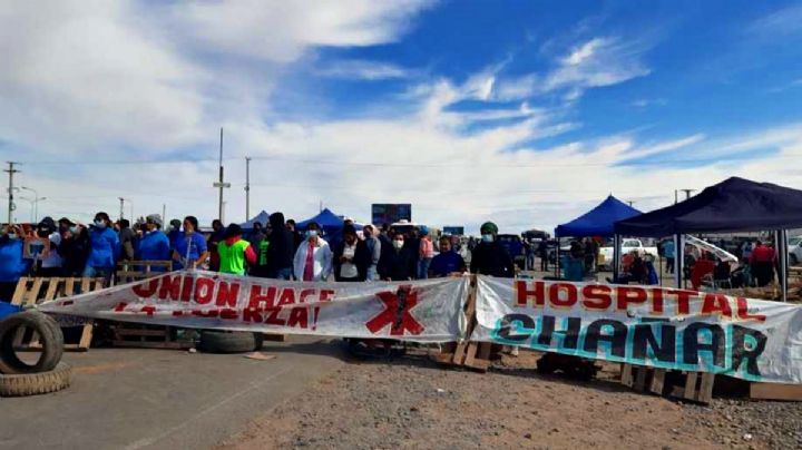 Tensión: ordenan desalojar los piquetes del personal de Salud en Neuquén