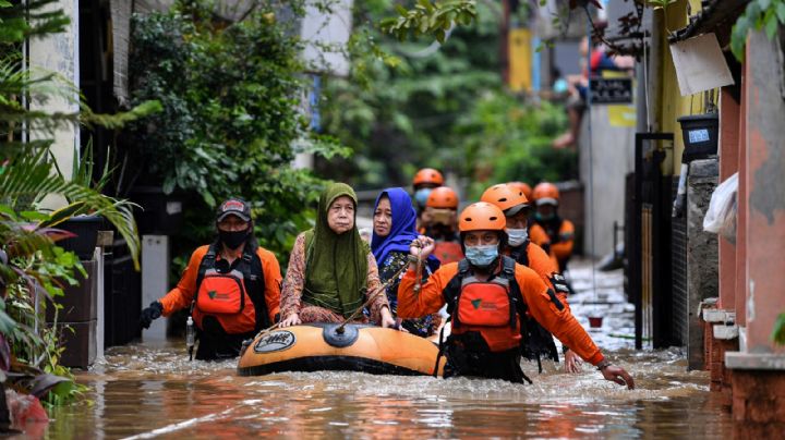 Terror en Indonesia: dos poderosos ciclones se acercan al archipiélago